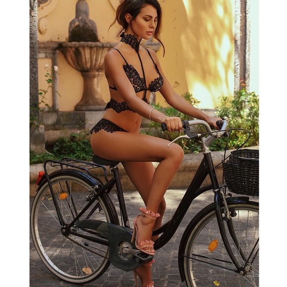 Sexy Lingerie Lace Bra Choker & Panty Set - Picture 5 of 16